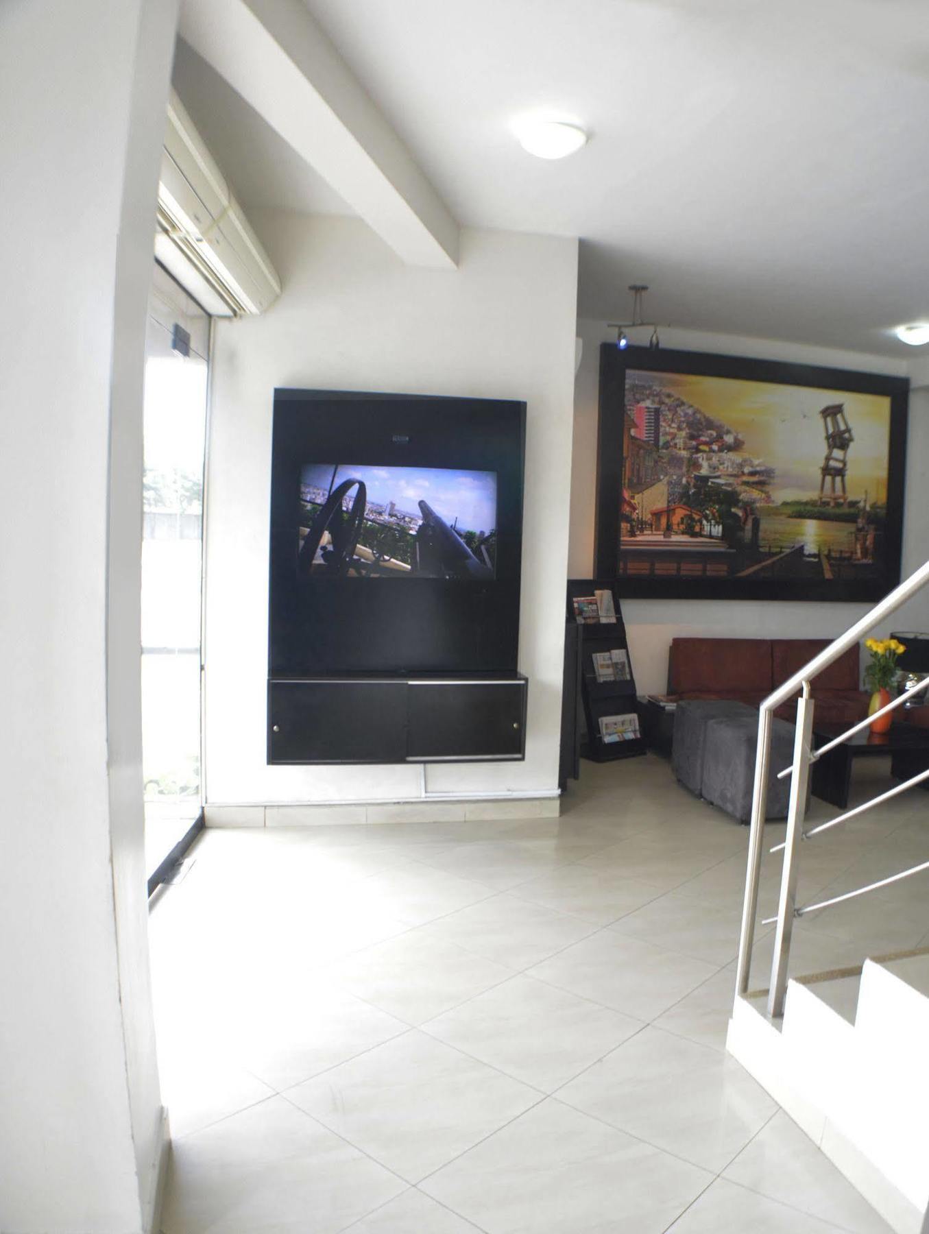 Castell - Cerca Del Aeropuerto Hotel